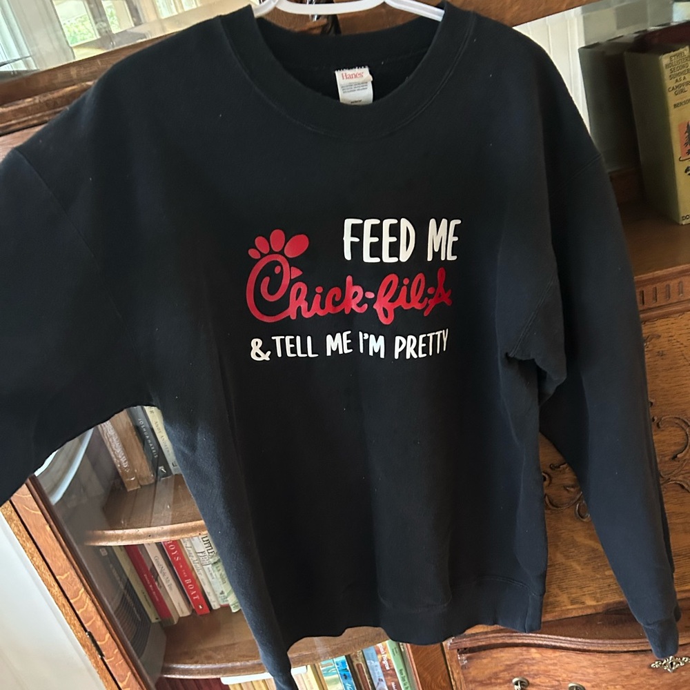 Black Graphic Chick-fil-a Sweatshirt Size M